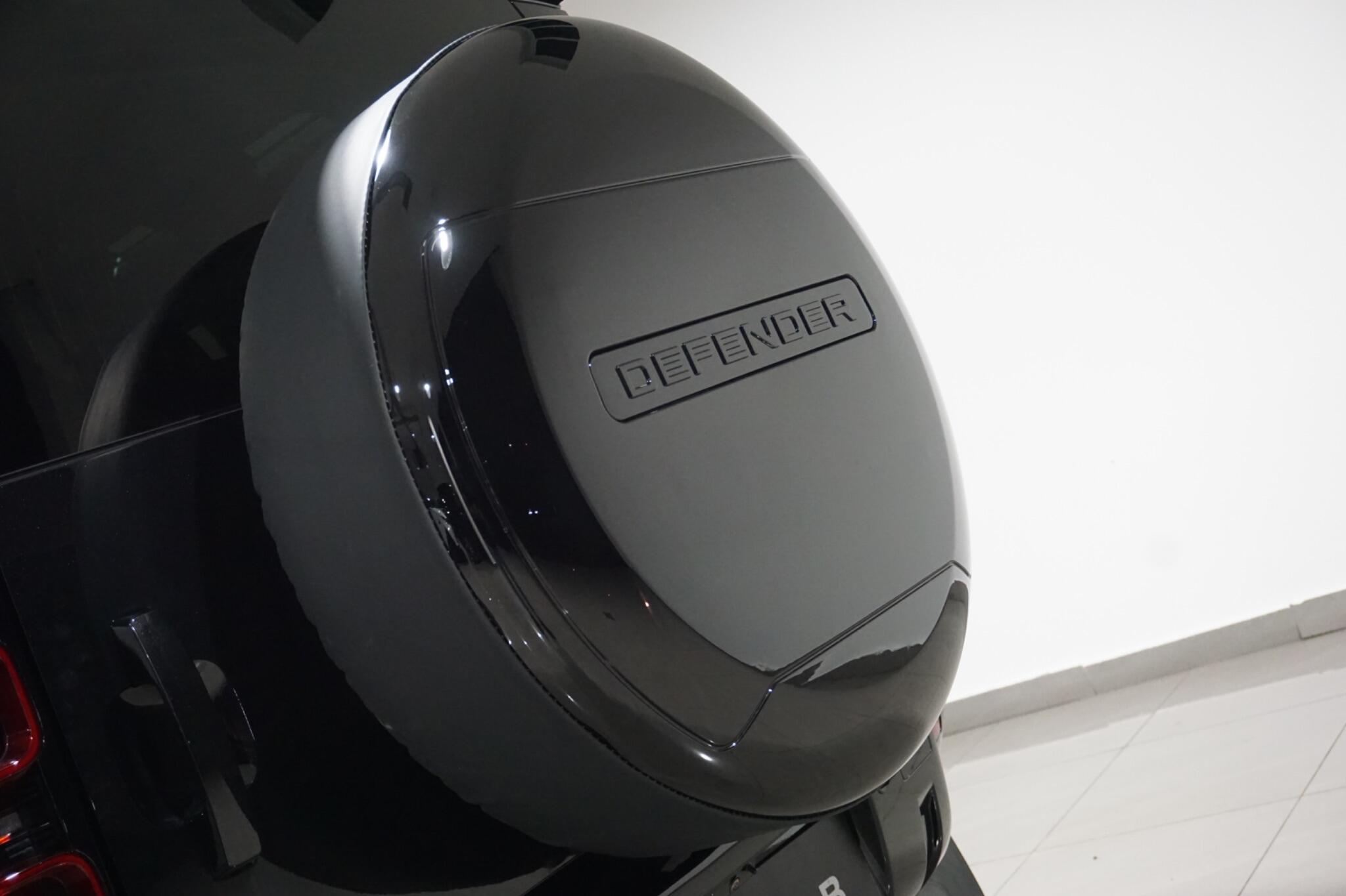 Land Rover Defender 110 3.0 D250 MHEV XS Edition SUV 5dr Diesel Auto 4WD Euro 6 (s/s) (250 ps)